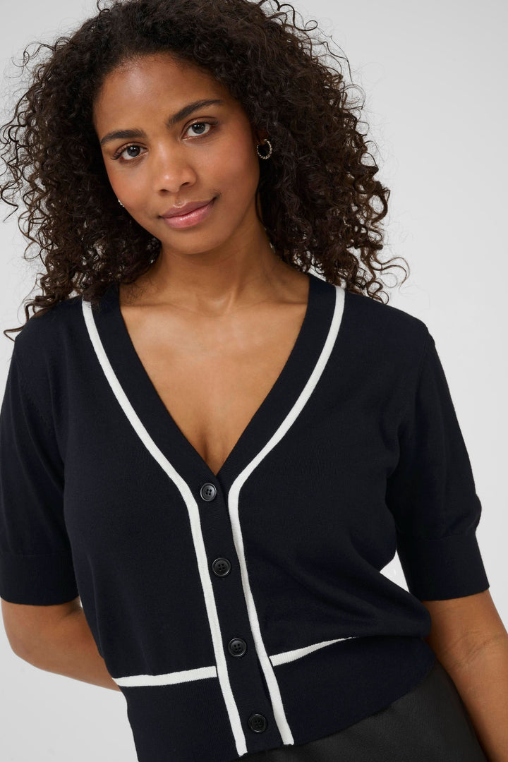 Cardigan Lizza à manches courtes, en tricot doux, avec encolure V et bordures contrastantes, parfait pour la mi-saison.