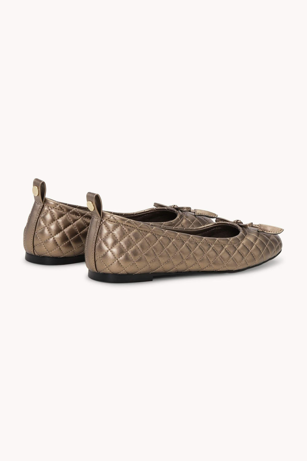Chaussure ballerine Altura matelassée avec fini texturé et nœud décoratif, vue arrière. Élégance et confort pour toutes tenues.
