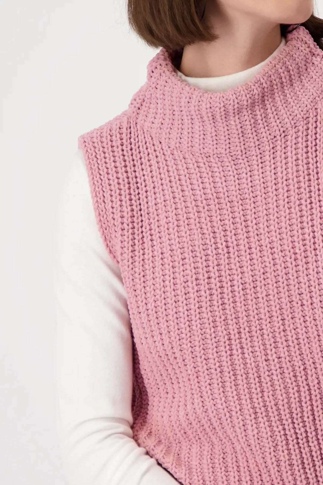 Stand-up collar knit