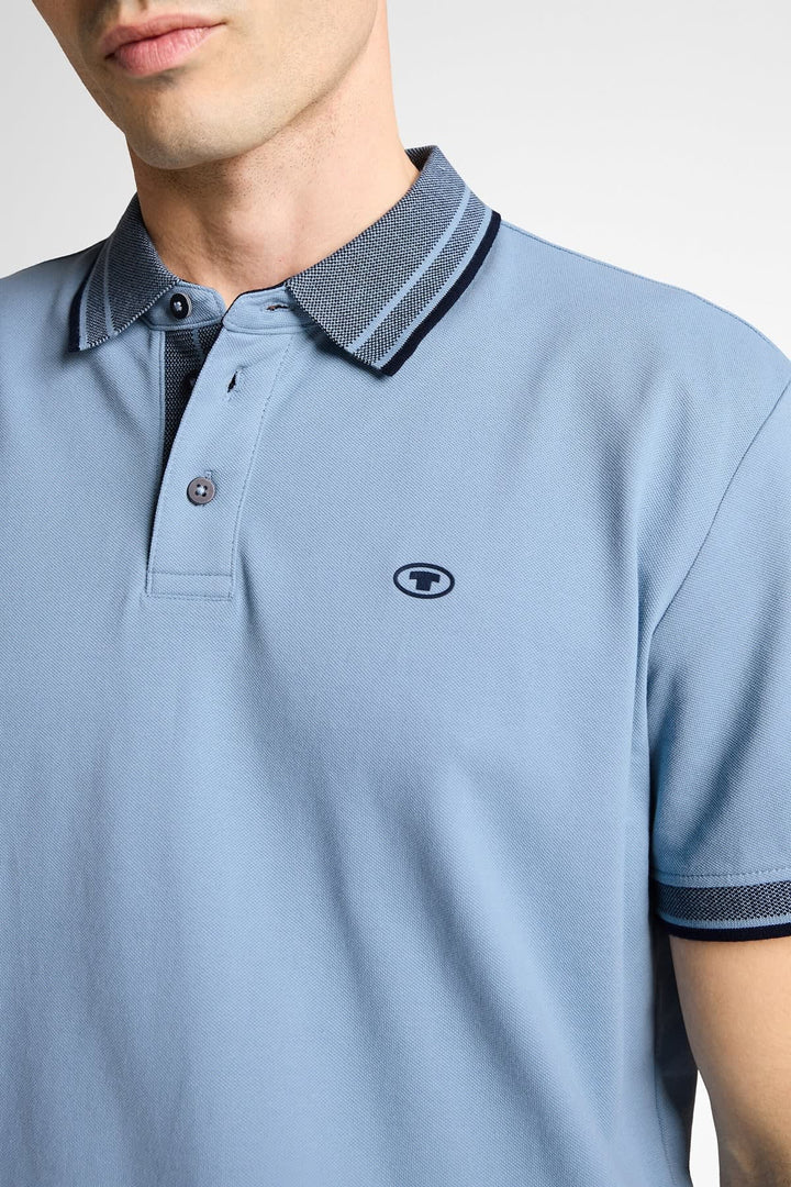 Vue de face polo Tom Tailor pour homme bleu avec logo brodé - Valérie Simon