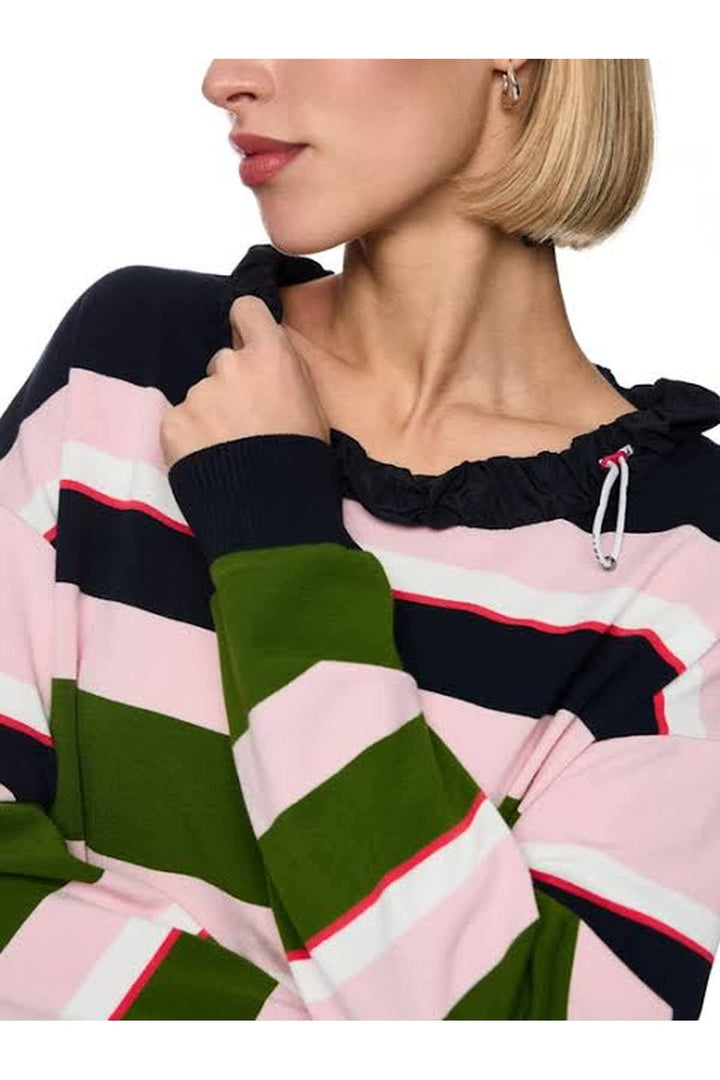 Pull rayé à col froncé vue de face pour femme Marc Cain