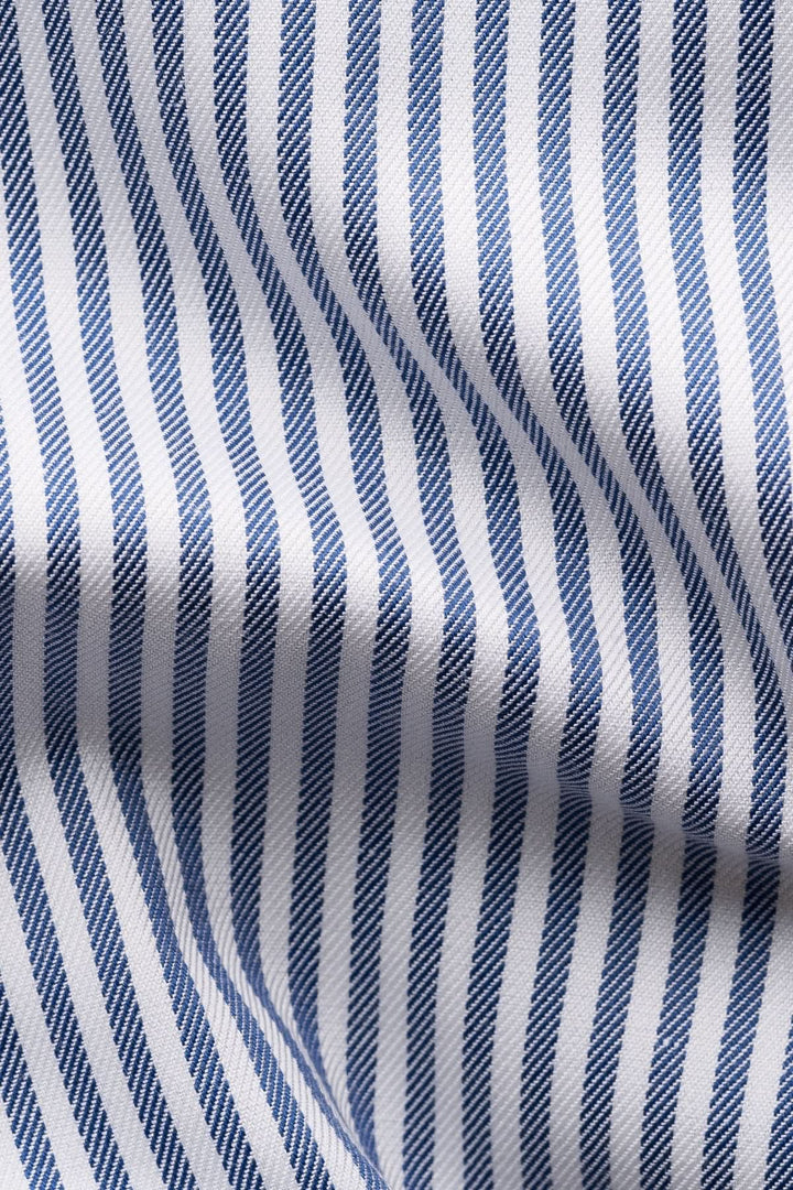 Chemise lignée élégante et intemporelle