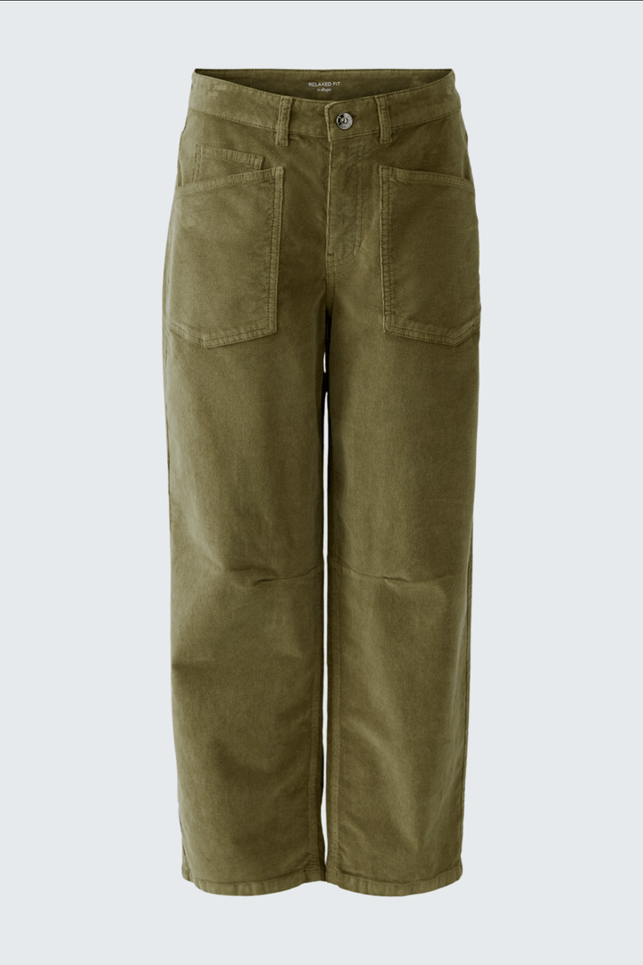 Pantalon large en olive avec poches plaquées et taille mi-haute, style utilitaire décontracté.