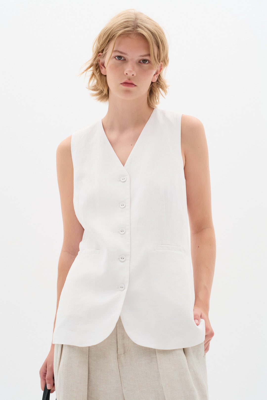 Farida sleeveless jacket