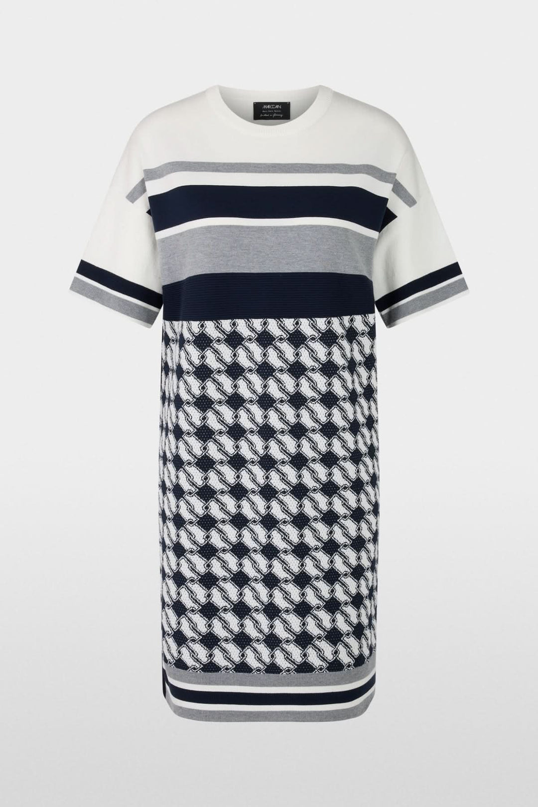 Robe imprimée en maille avec motif graphique en cubes, confortable et décontractée, tricotée en Allemagne.
