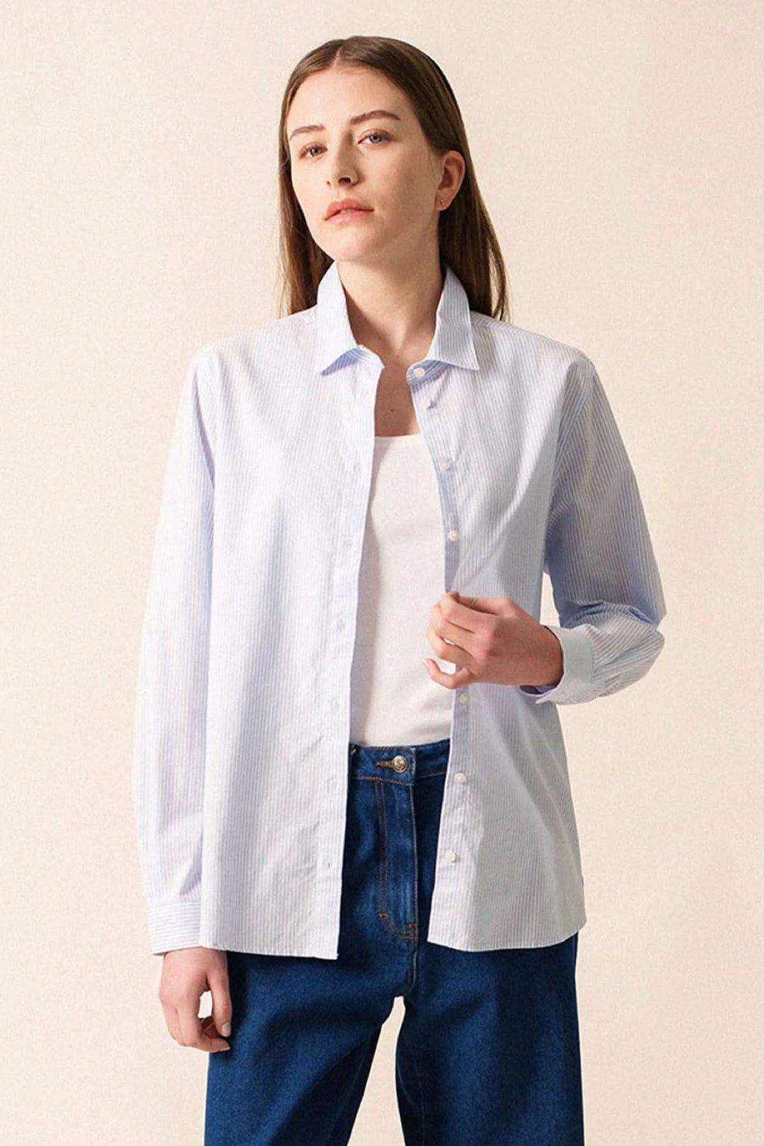 Chemise rayée Léna en coton, coupe droite, manches longues, style décontracté et élégant.