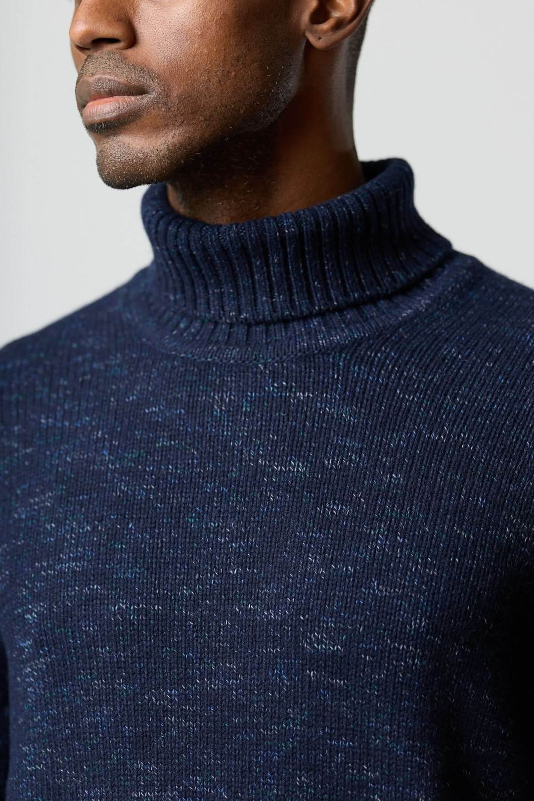 Chandail à col roulé en laine vierge