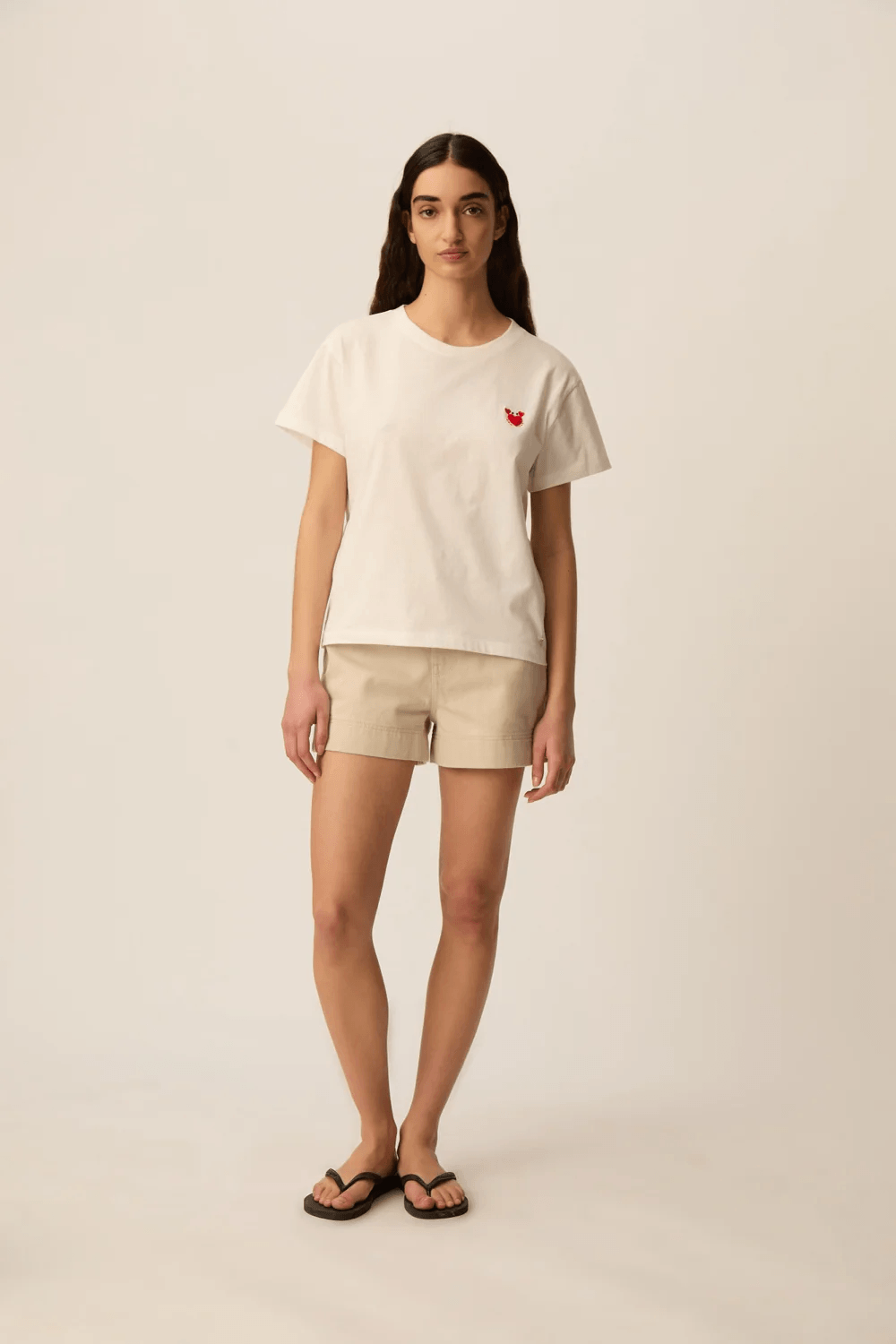 Classic short-sleeve T-shirt with a round neck Fit