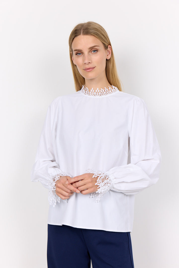 Blouse with lace details