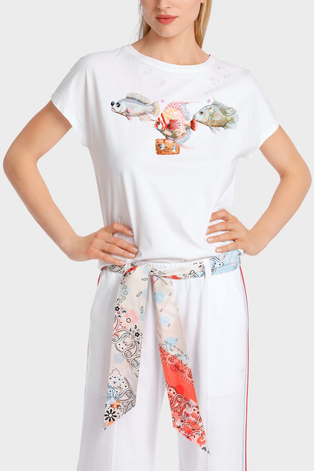 T-shirt with fish applications