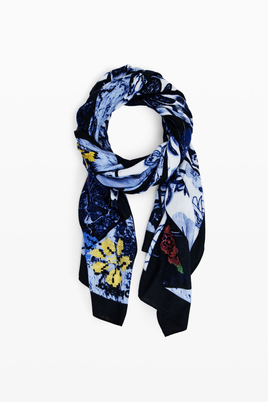 Scarf with geometric shapes