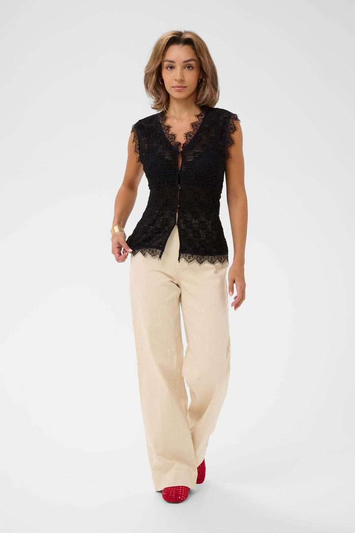 Sleeveless lace camisole