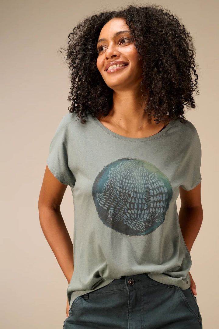 T-shirt ample à imprimé graphique vue de face pour femme Nile