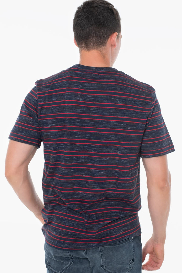 Vue de face t-shirt rayé blanc et bleu Tom Tailor pour homme, détail manches courtes - Valérie Simon