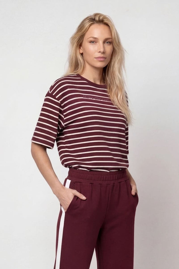 T-shirt rayé à manches courtes vue de face pour femme Monari