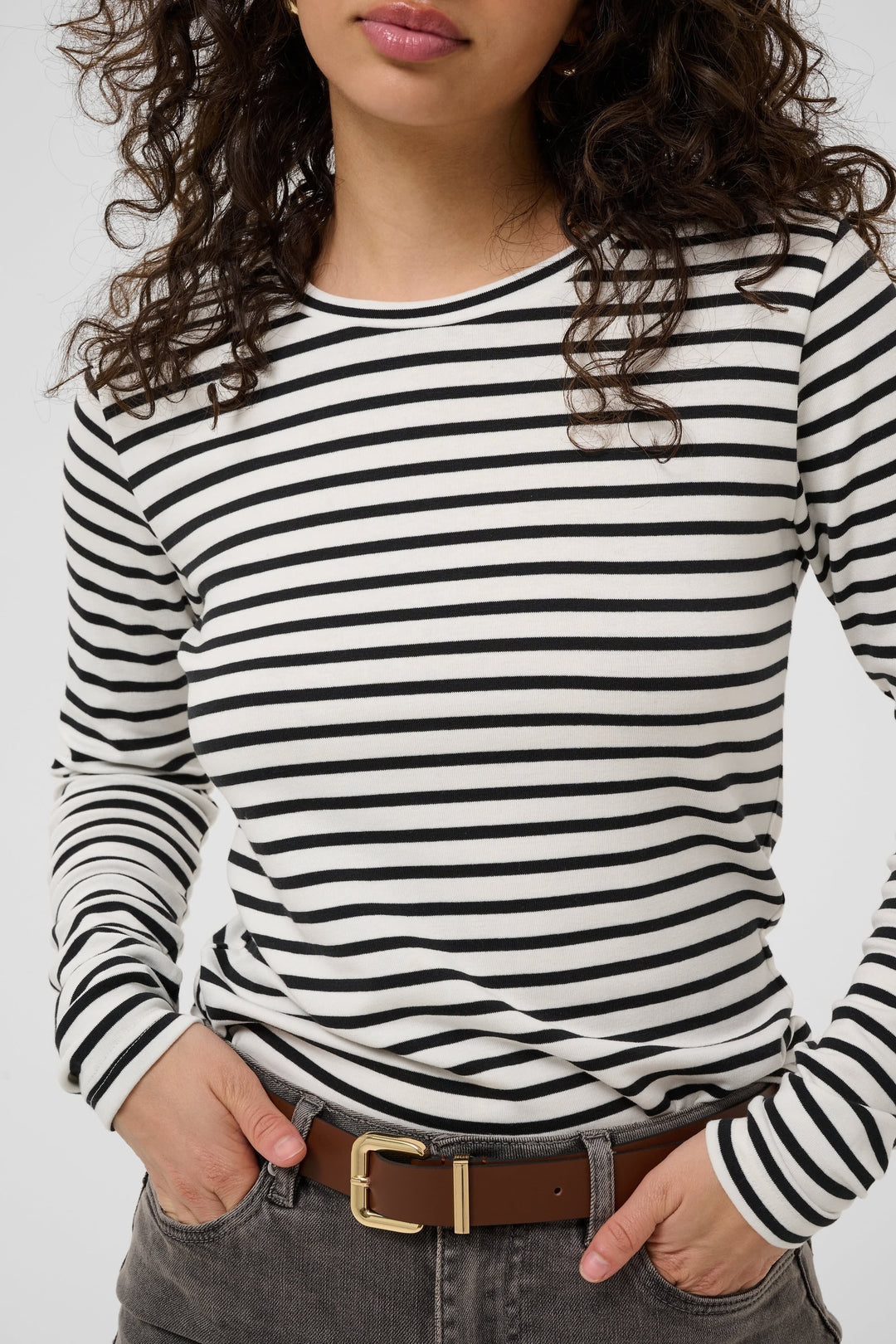 Side view of Kaffe women&