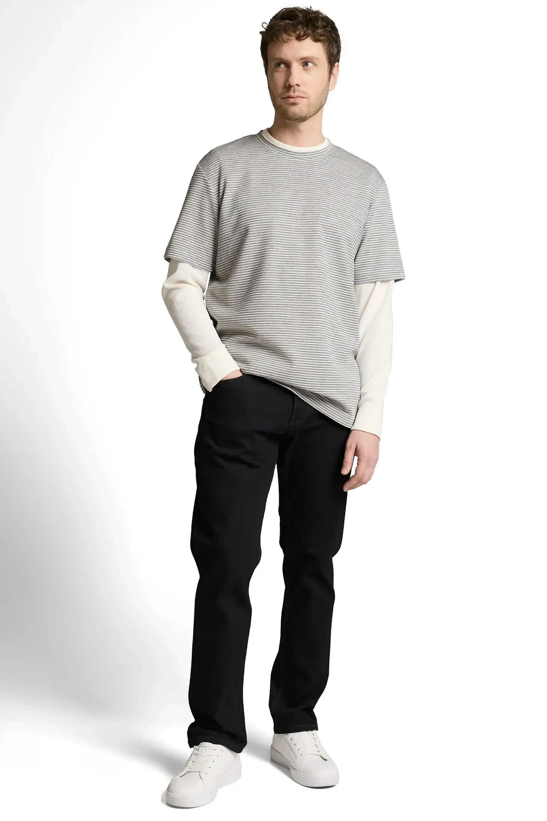 Vue avant T-shirt texturé Tom Tailor pour homme gris avec logo devant - Valérie Simon