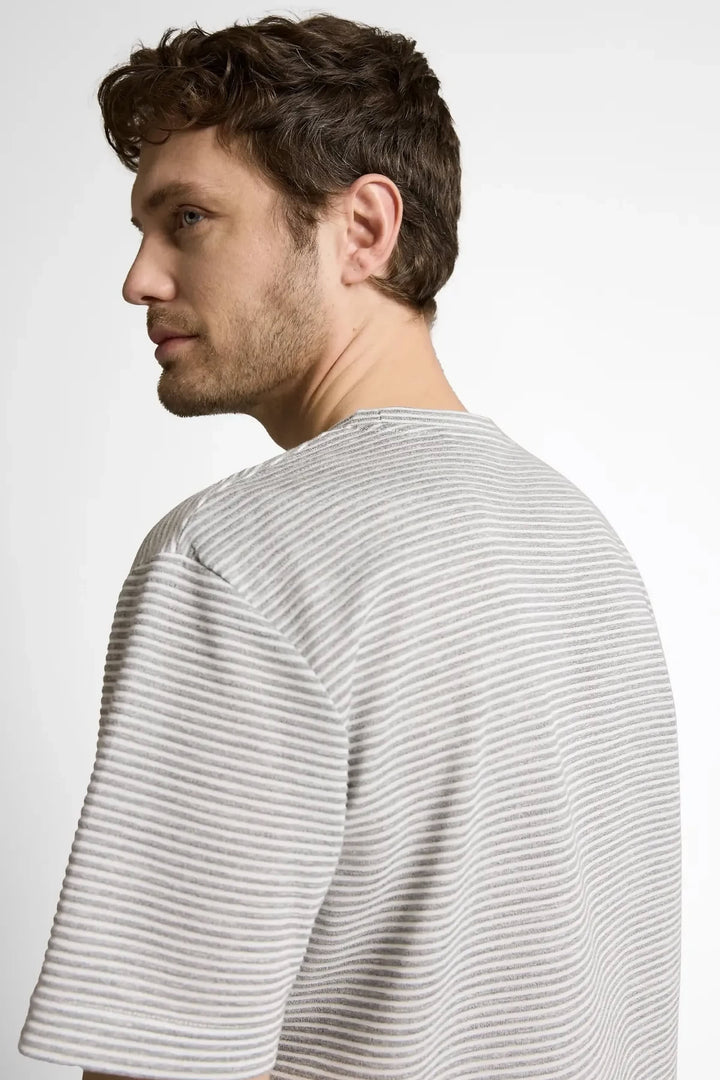 Vue de face t-shirt texturé Tom Tailor homme gris clair - Valérie Simon