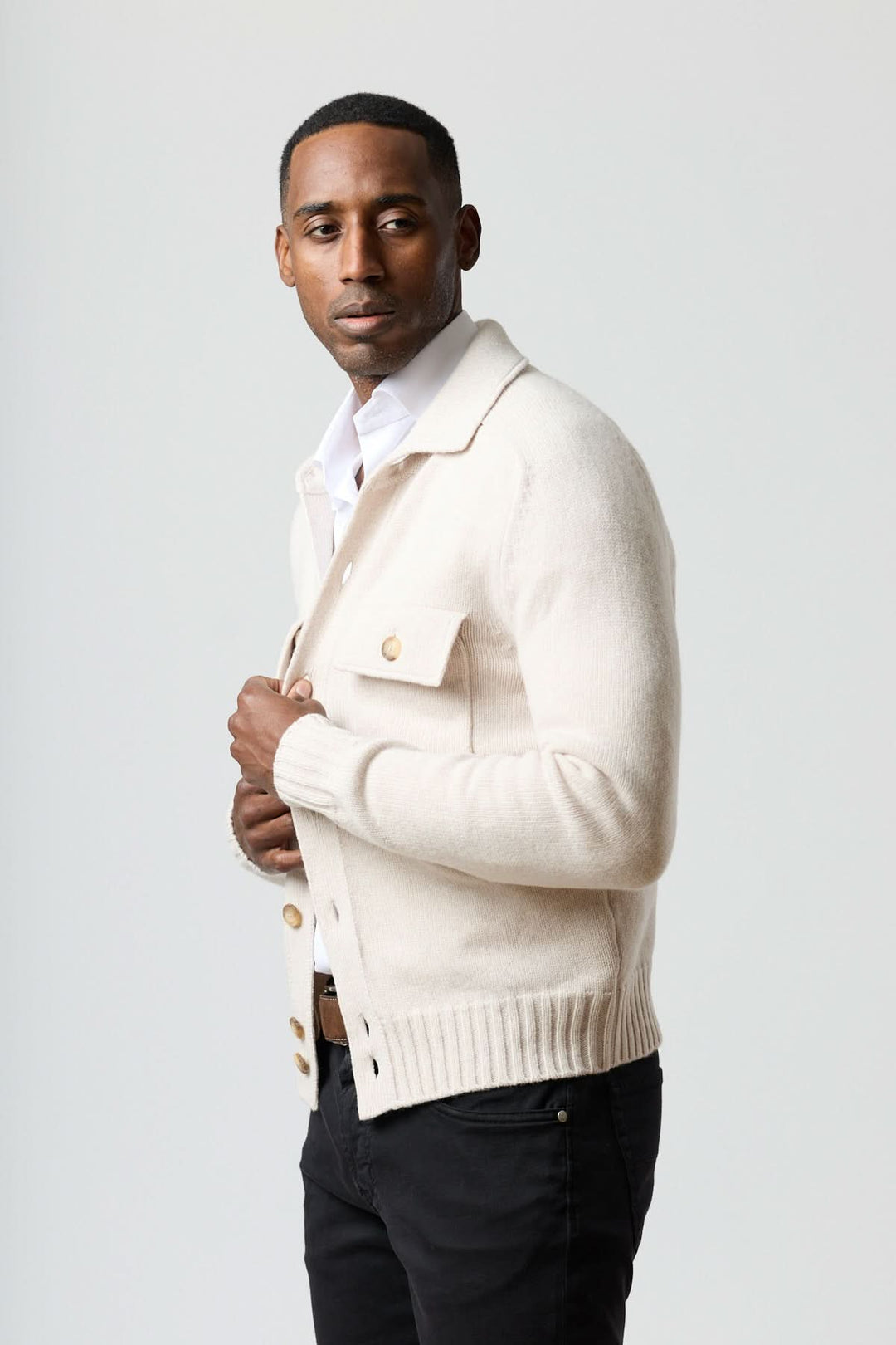 Shirt cardigan with buttoned pockets