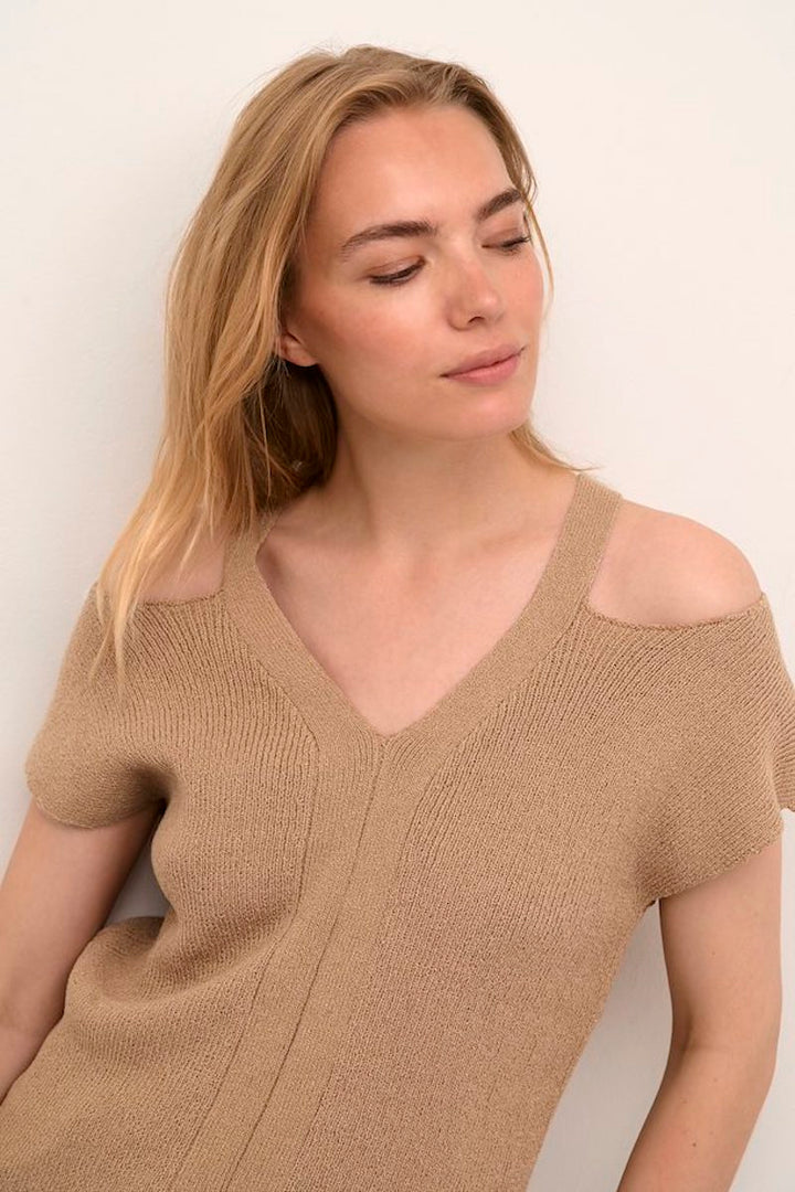 Shoulderless sweater