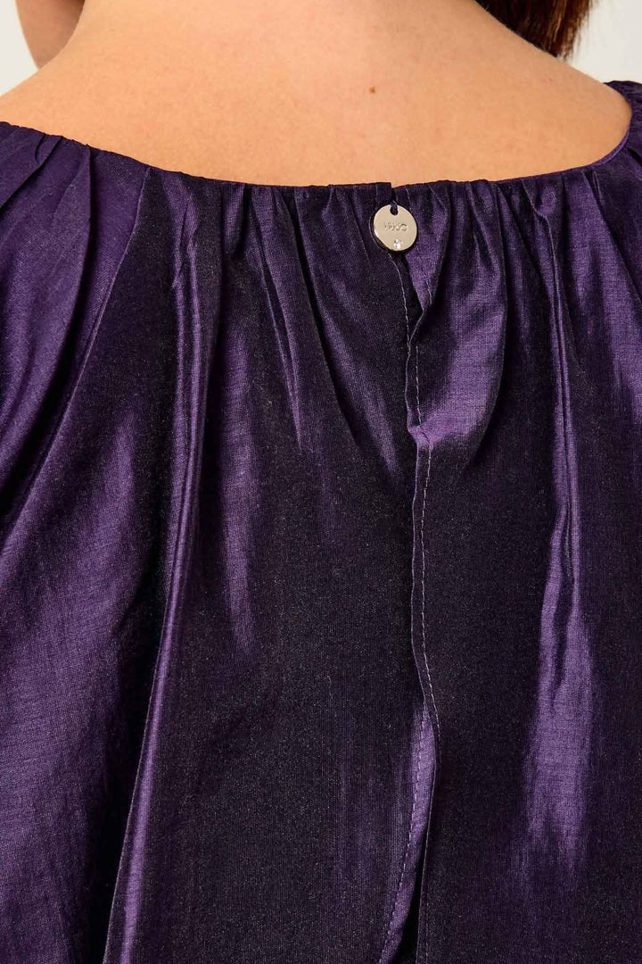 Blouse with wide sleeves made of voile