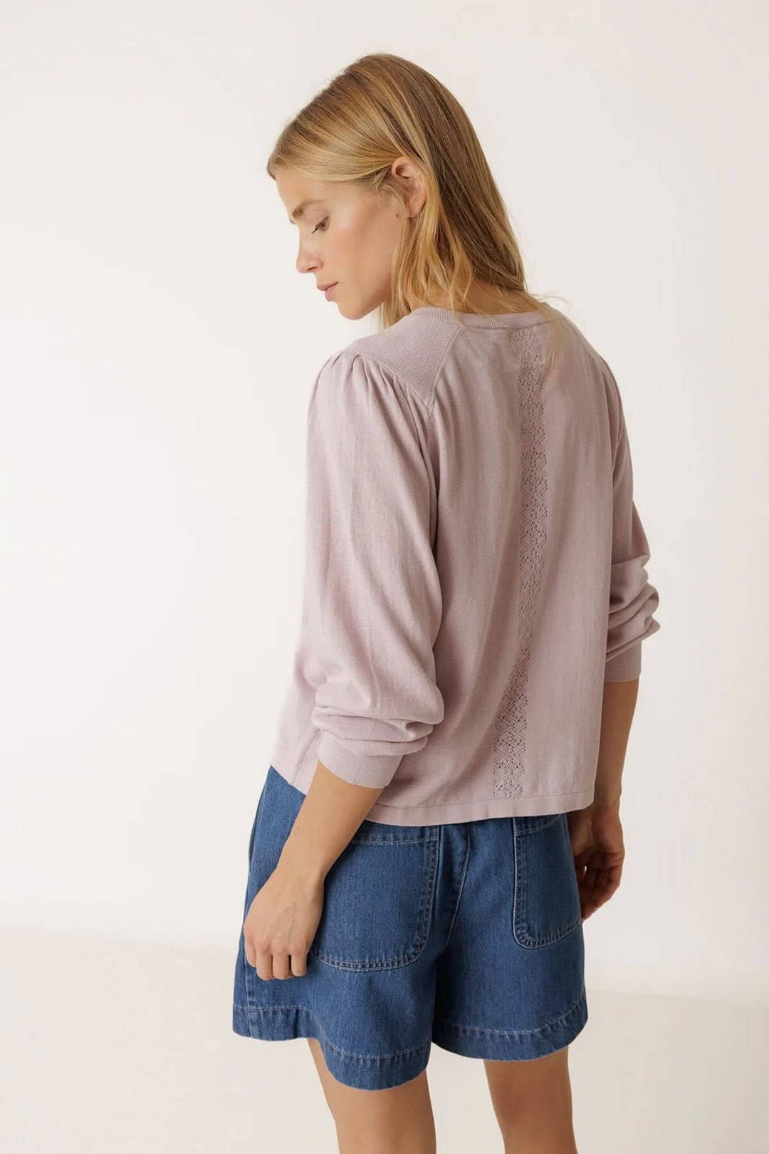 Cardigan en tricot à col rond avec patte boutonnée