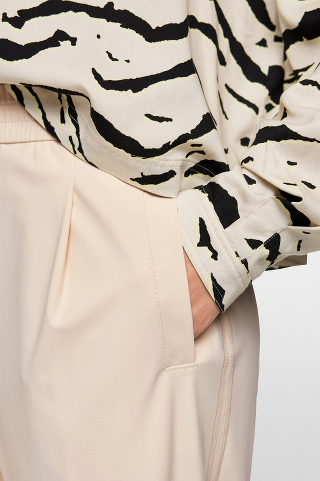 WUXI lightweight pants