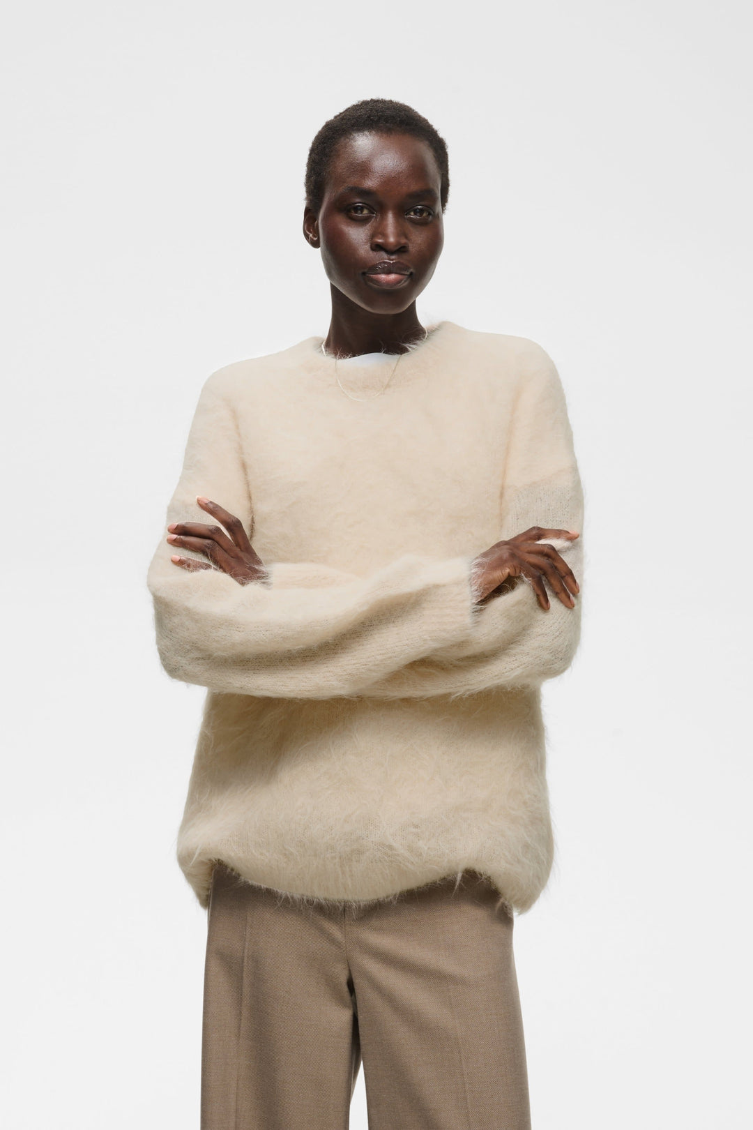Tricot Pello duveteux à col rond vue de face pour femme Inwear