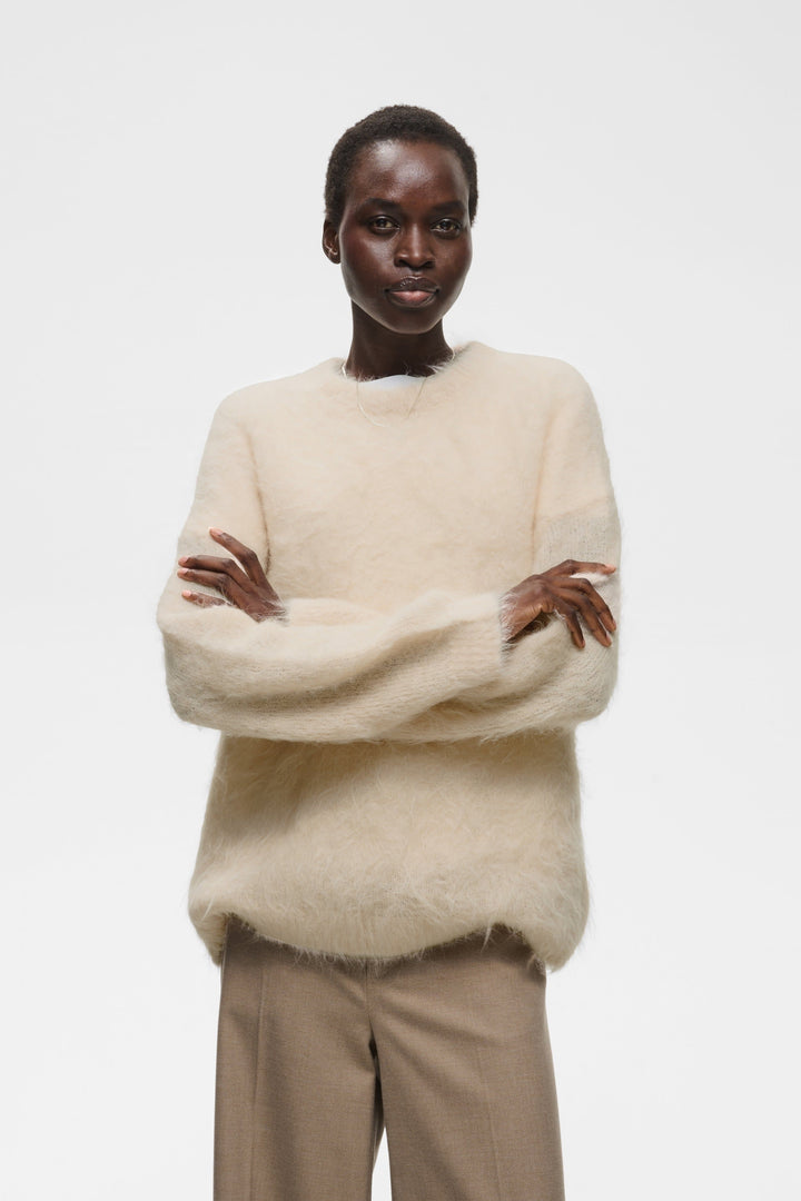 Tricot Pello duveteux à col rond vue de face pour femme Inwear