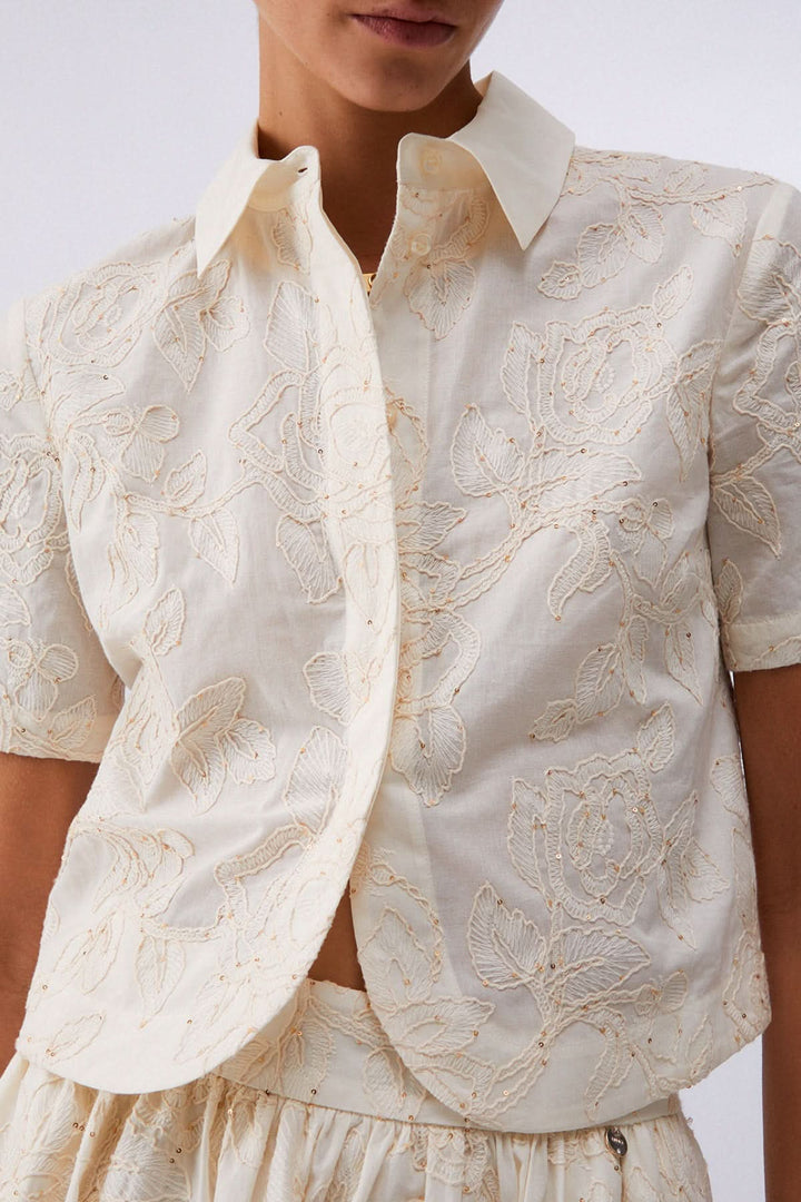 Short-sleeved embroidered shirt