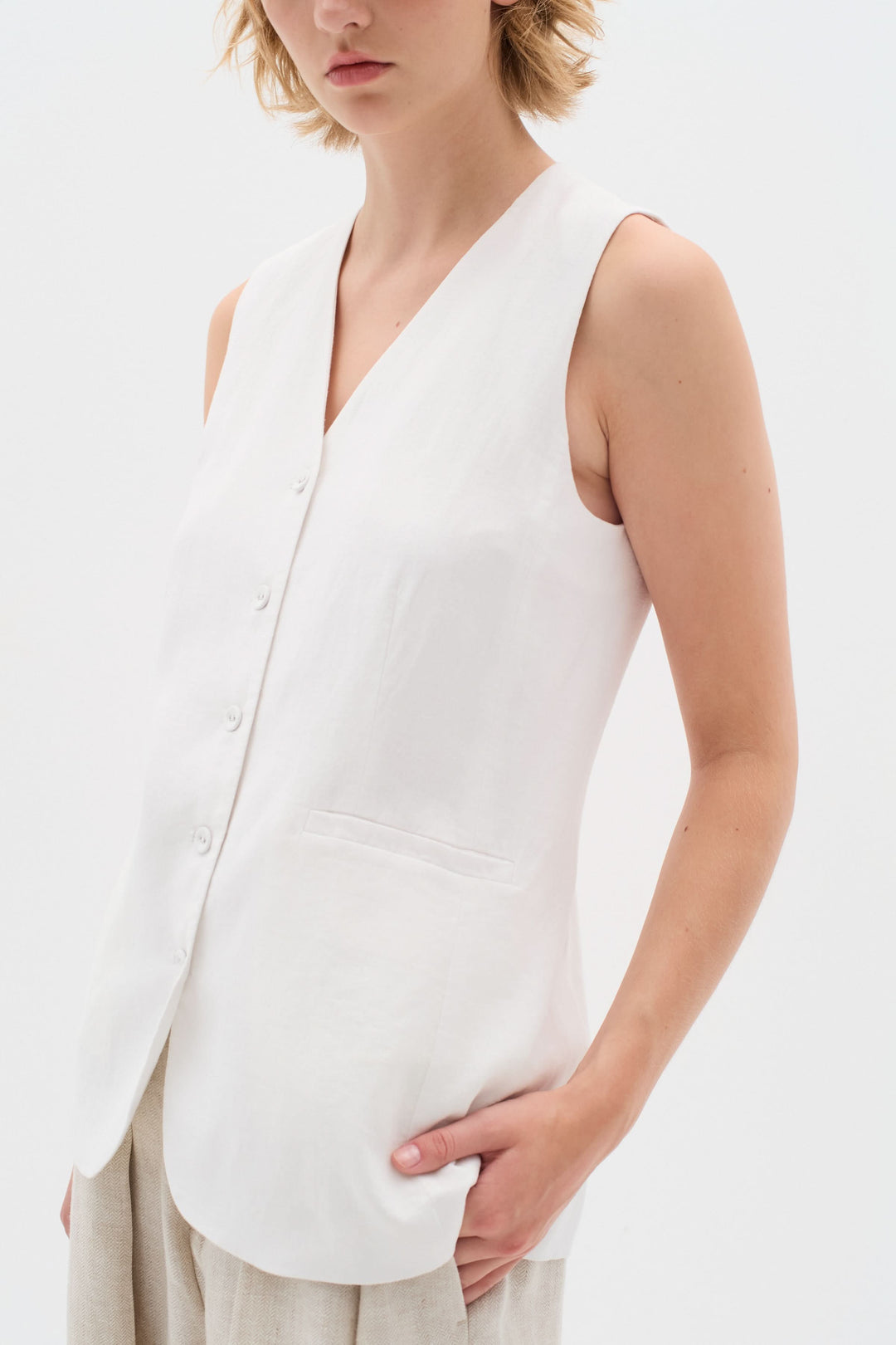 Farida sleeveless jacket