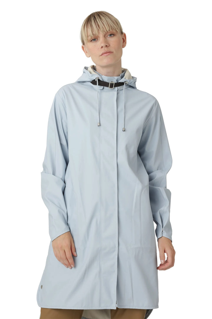 Lightweight raincoat