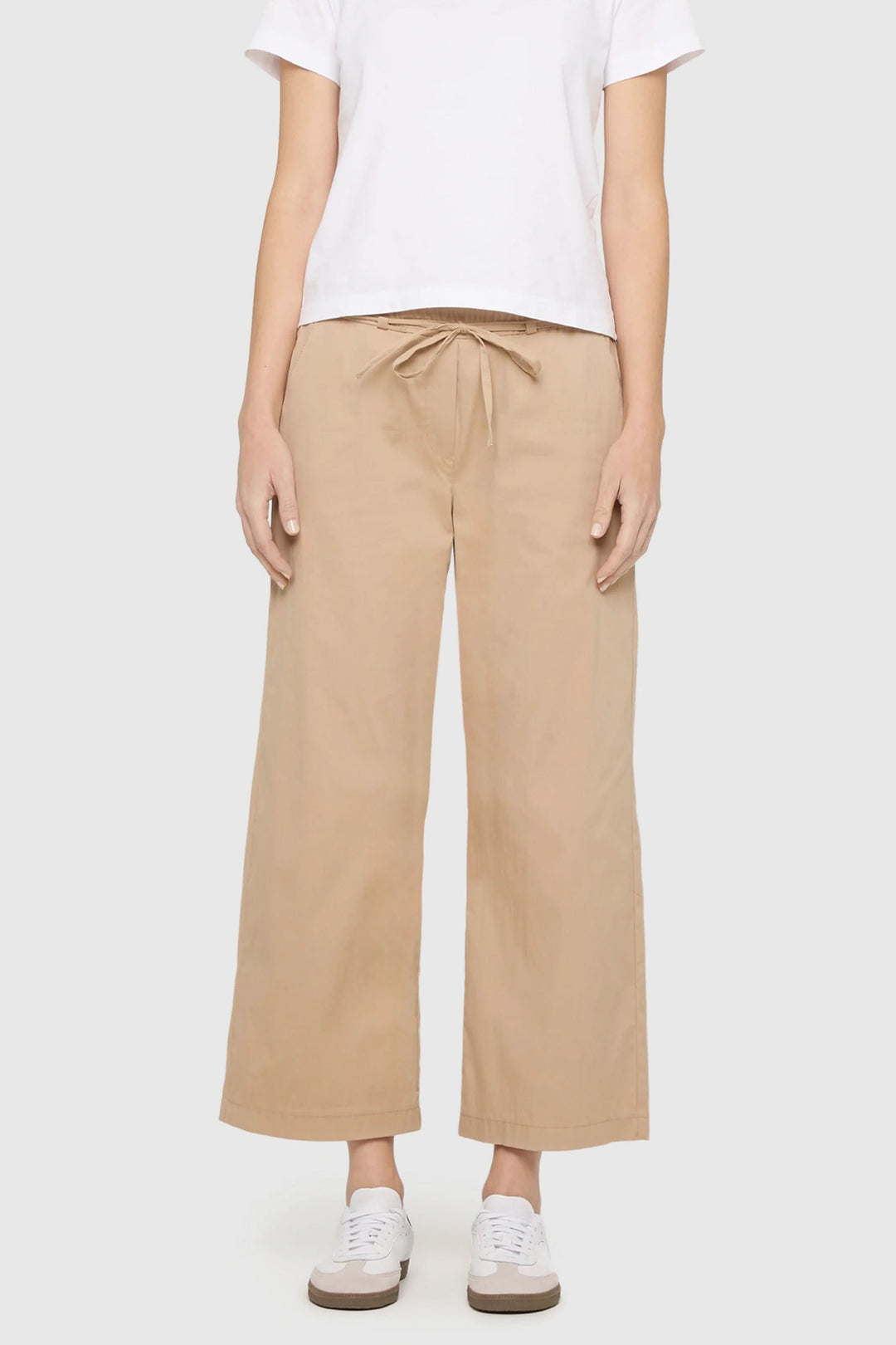 Chiara Chino Pants with a Size knot