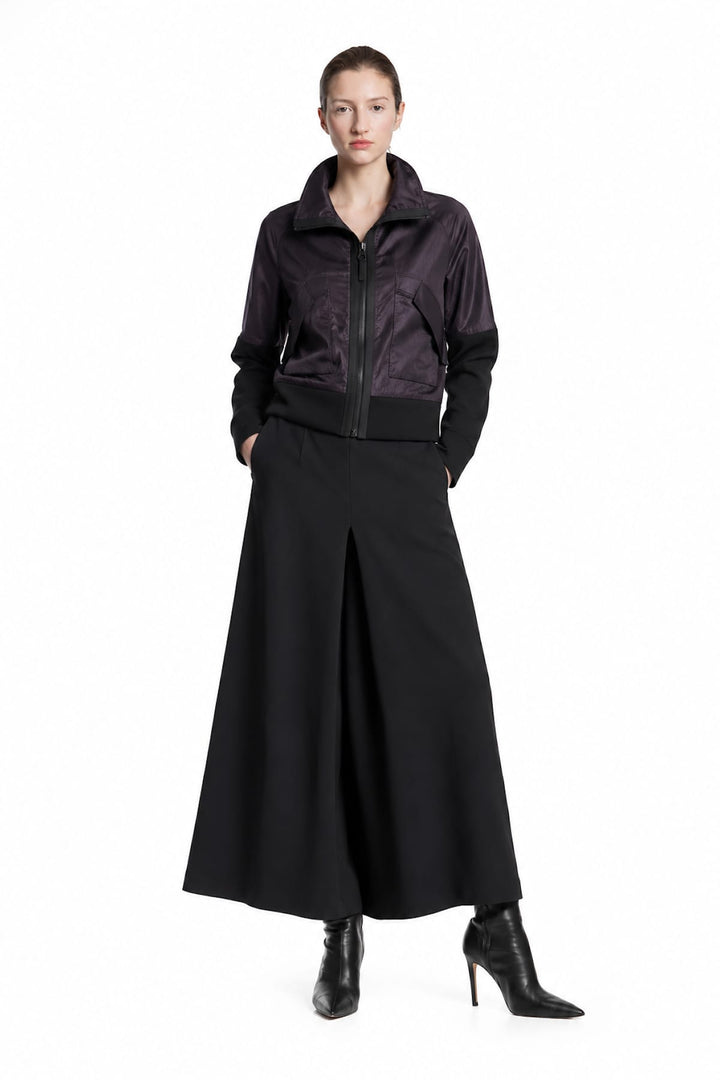 Veste courte Bire à col montant avec empiècements contrastants vue de face pour femme xenia