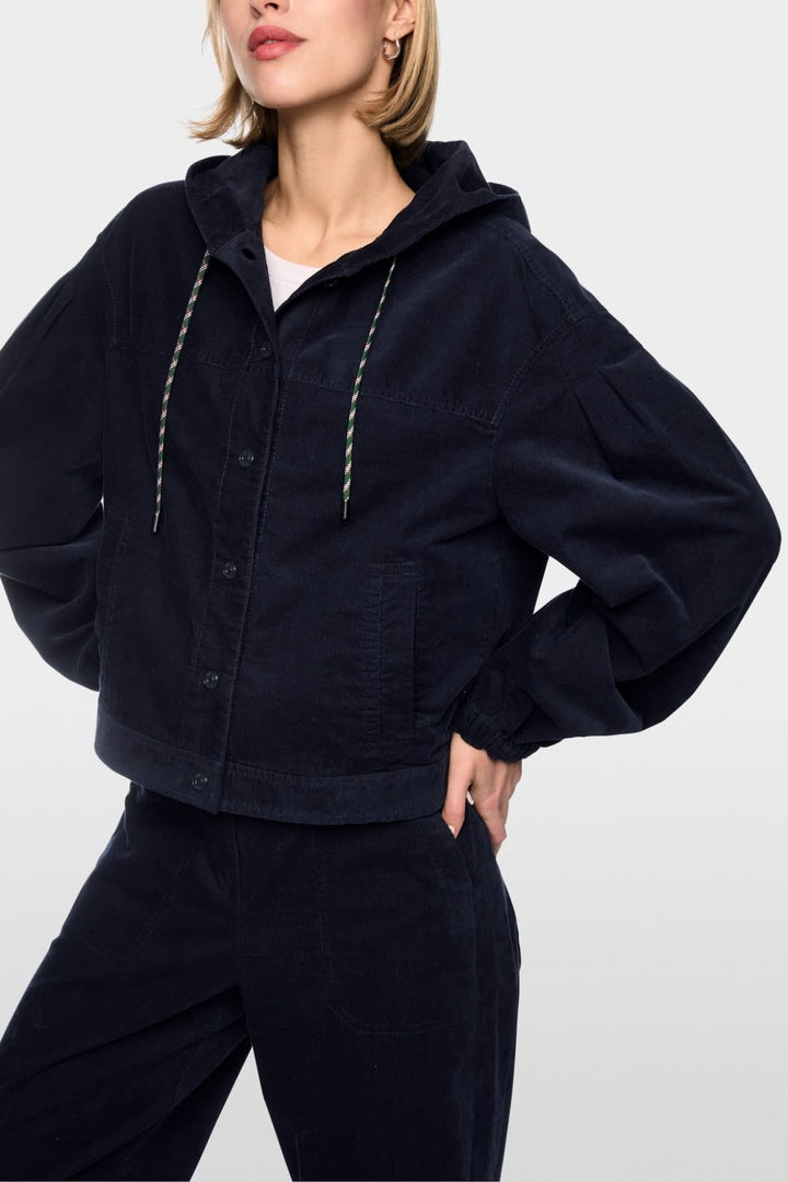Veste en velours côtelé à capuche vue de face pour femme Marc Cain