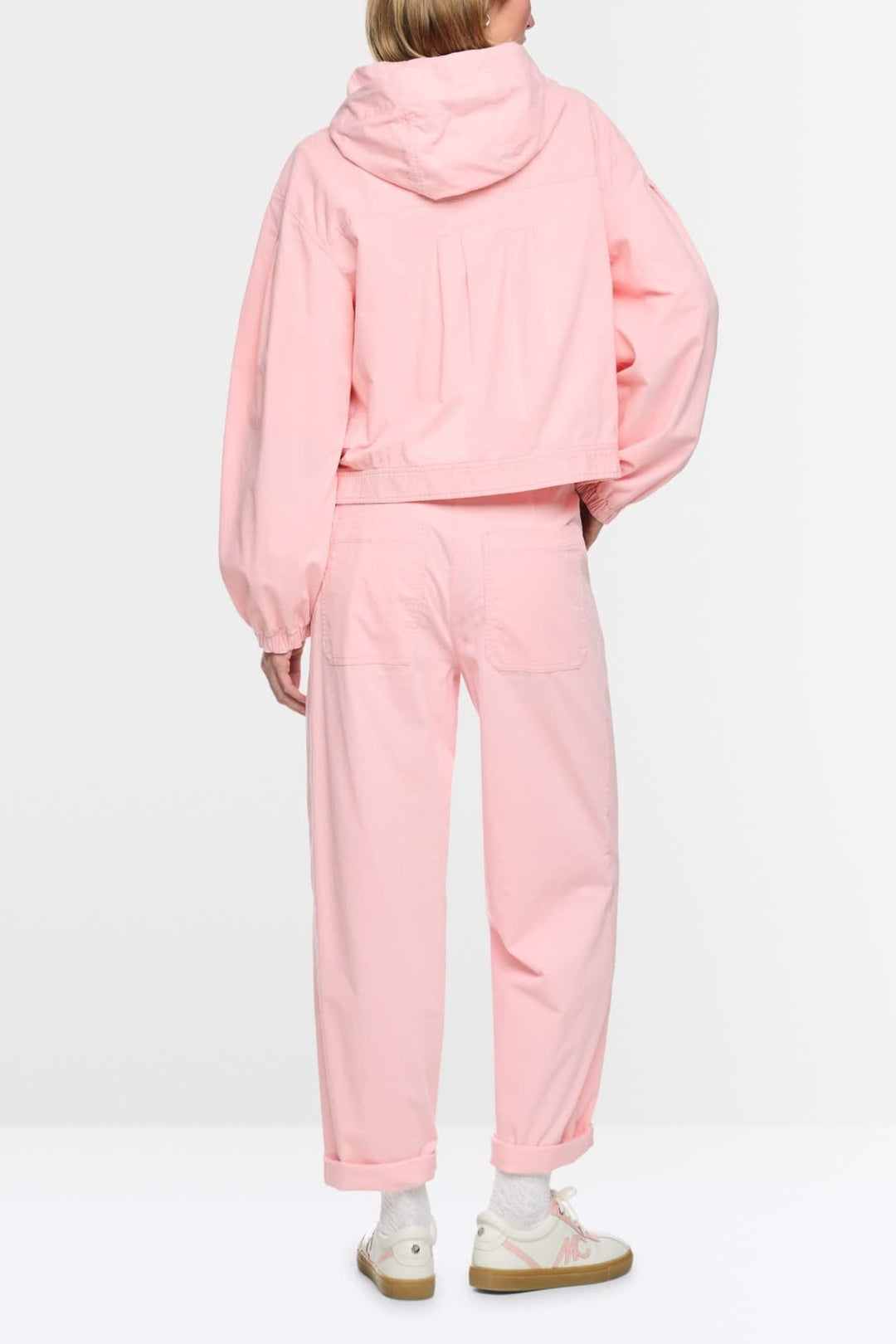 Veste en velours côtelé à capuche vue de face pour femme Marc Cain
