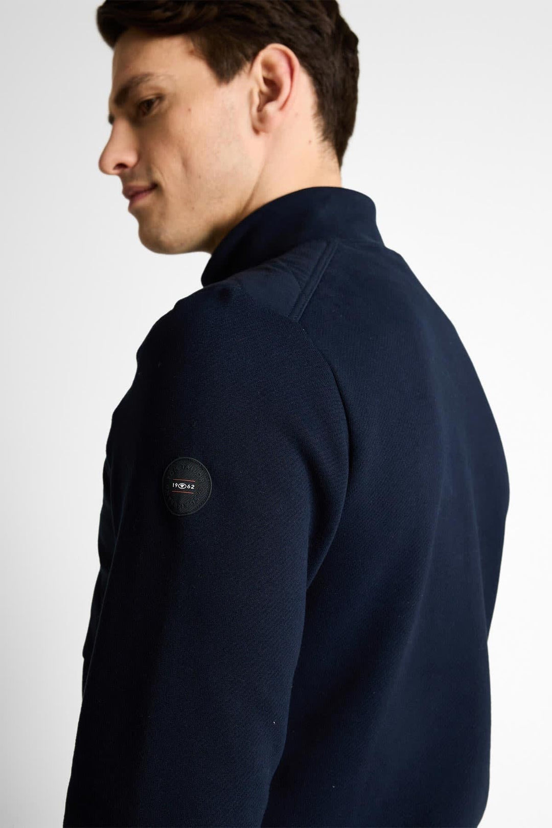 Side view of the Tom Tailor men&