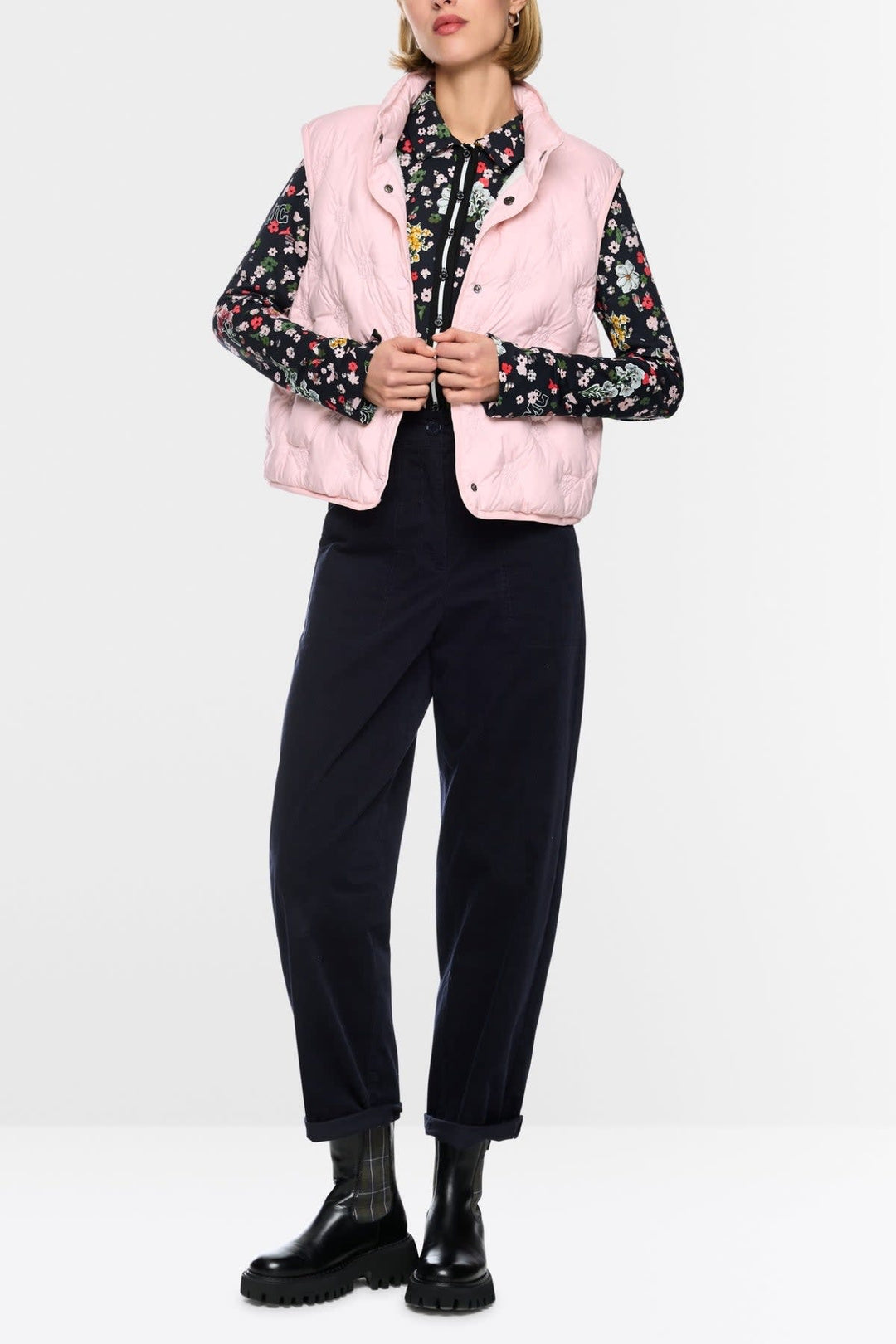 Veste sans manches réversible matelassée effet teddy vue de face pour femme Marc Cain