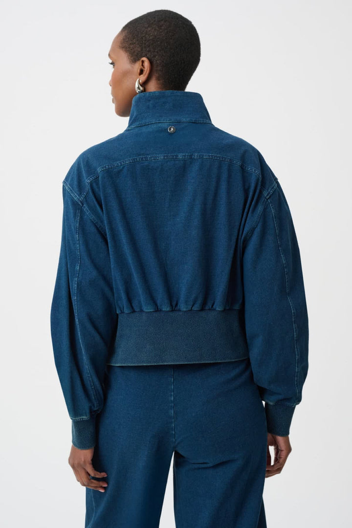 Vue latérale veste zippée Joseph Ribkoff pour femme noire col montant - Valérie Simon