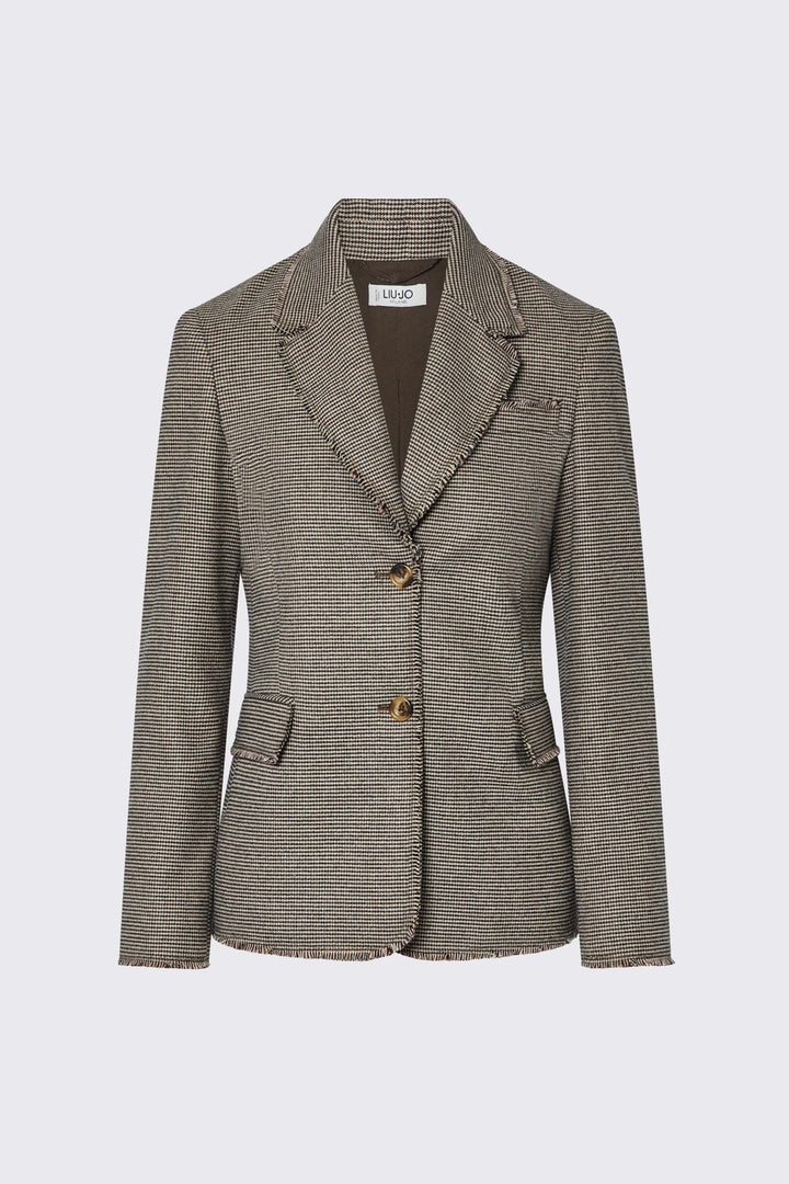 Front view of the women&