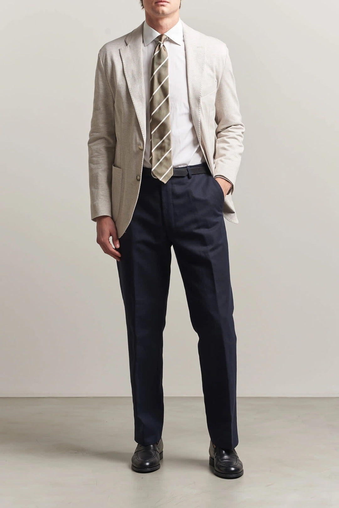 Side view of a gray textured men&
