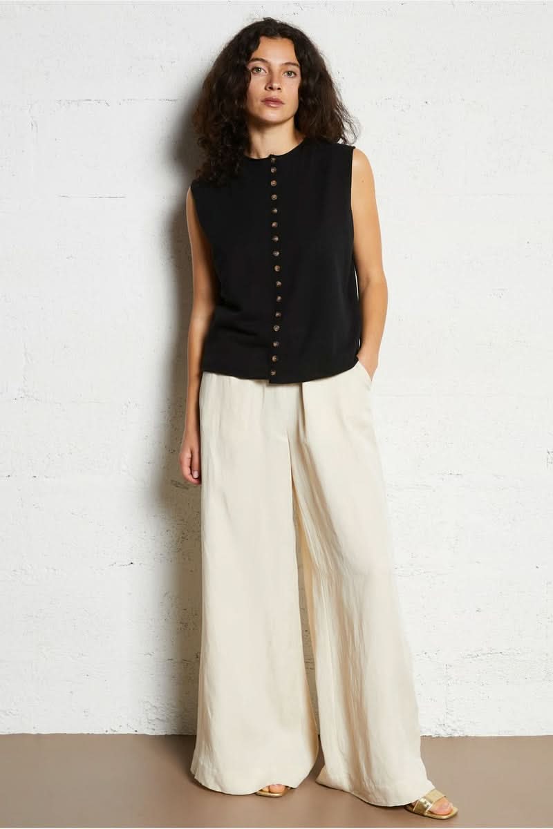 Shirt with a modern design