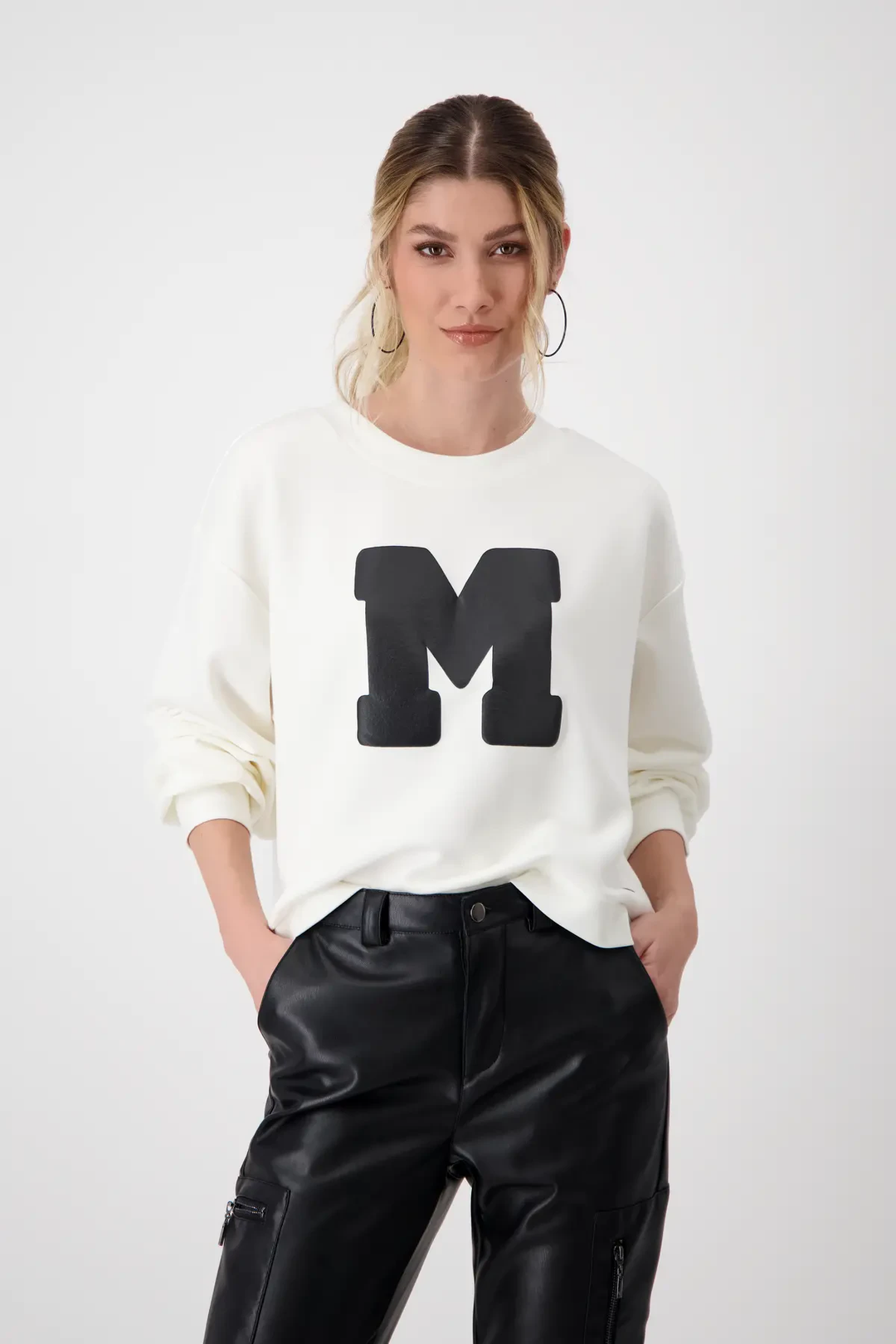 Sweatshirt with lettering