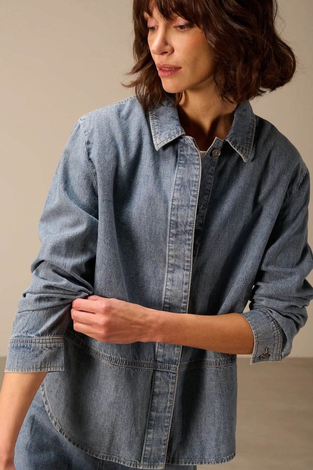 Long-sleeve denim jacket