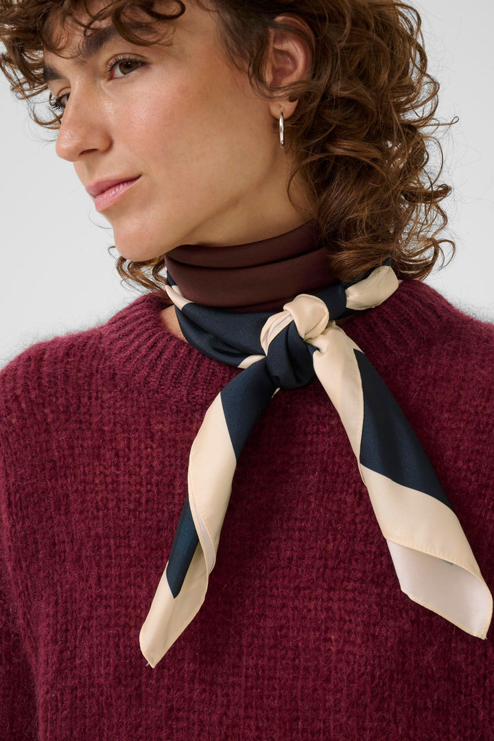 Namira scarf
