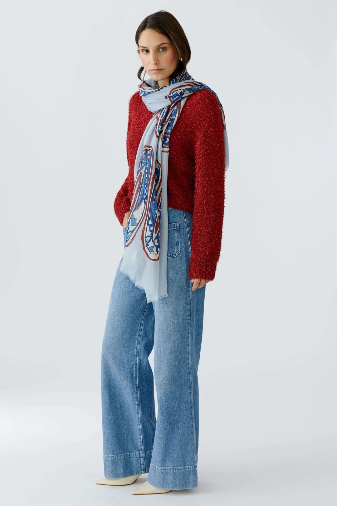 Scarf with decorative print