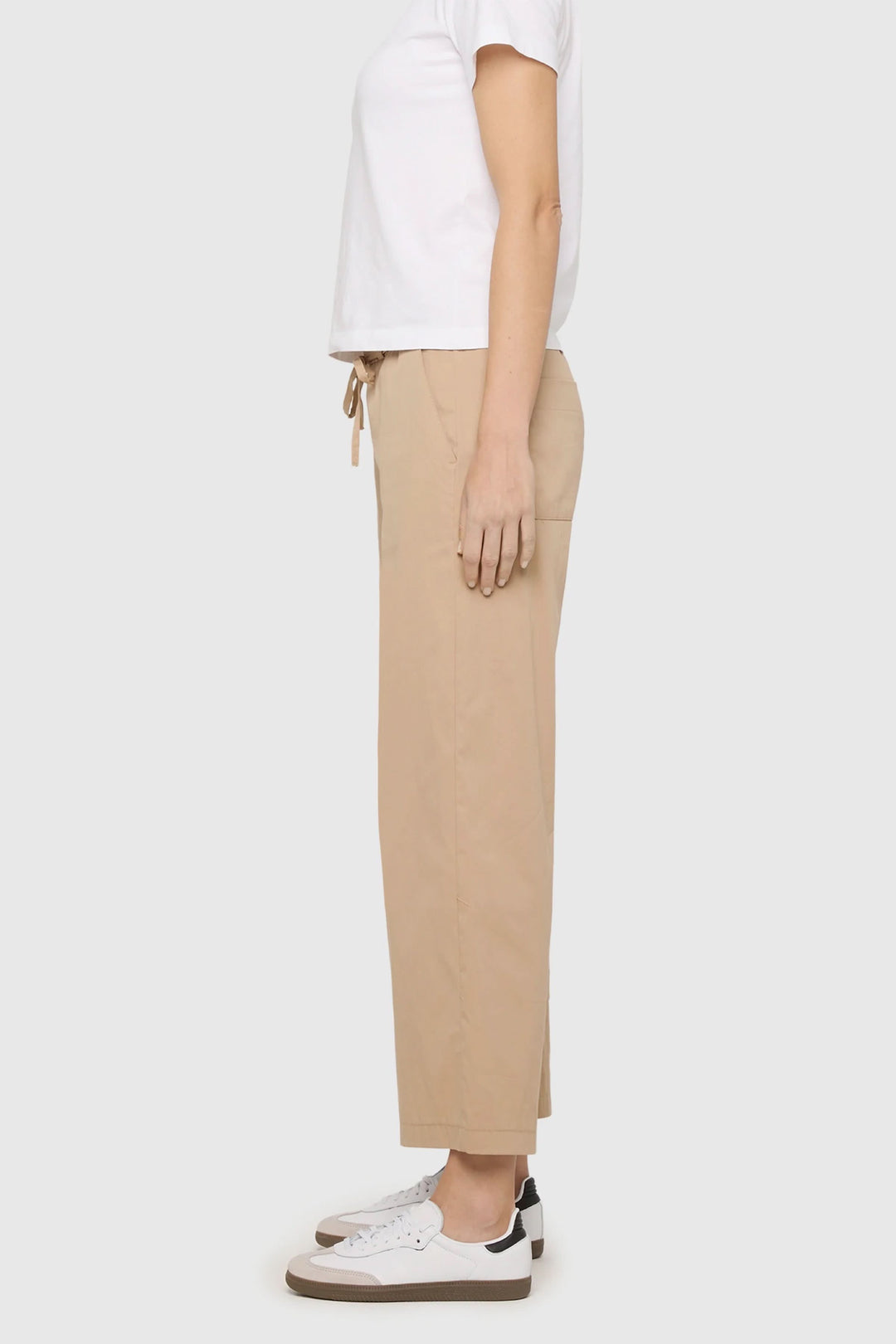 Chiara Chino Pants with a Size knot