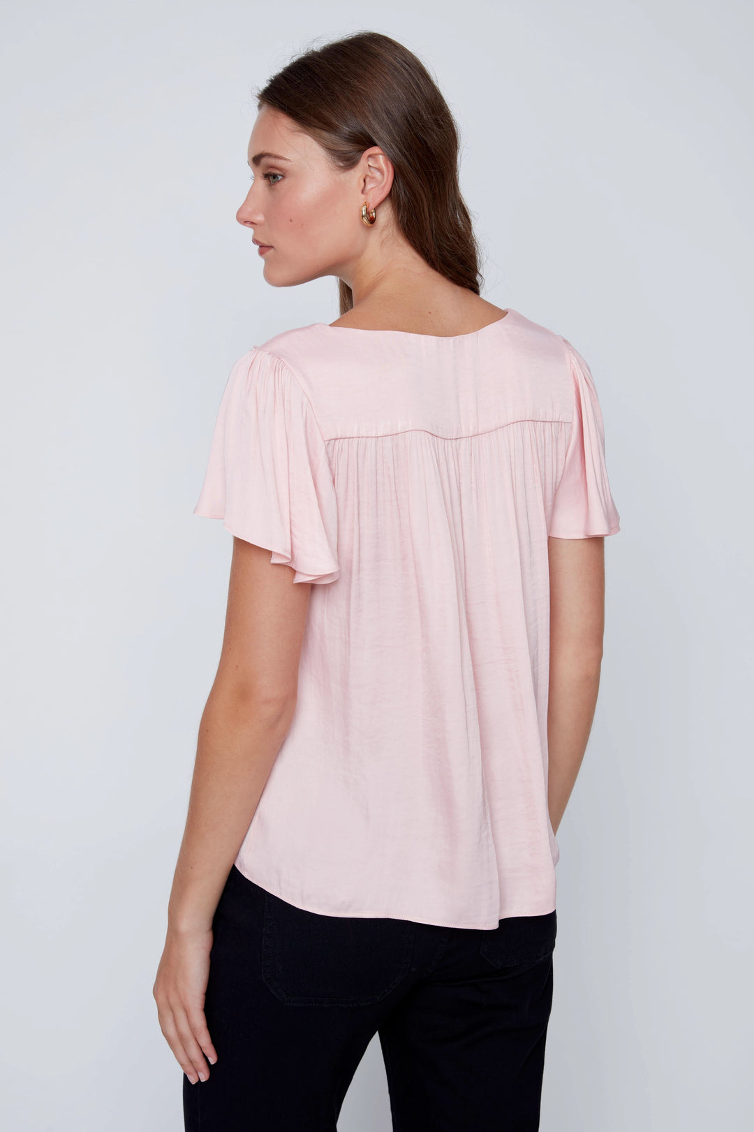 Flowy blouse with ruffled sleeves