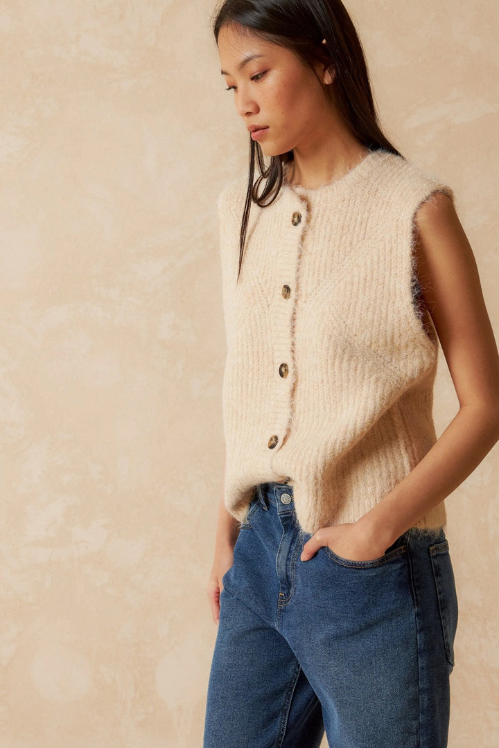 Knitted sleeveless jacket