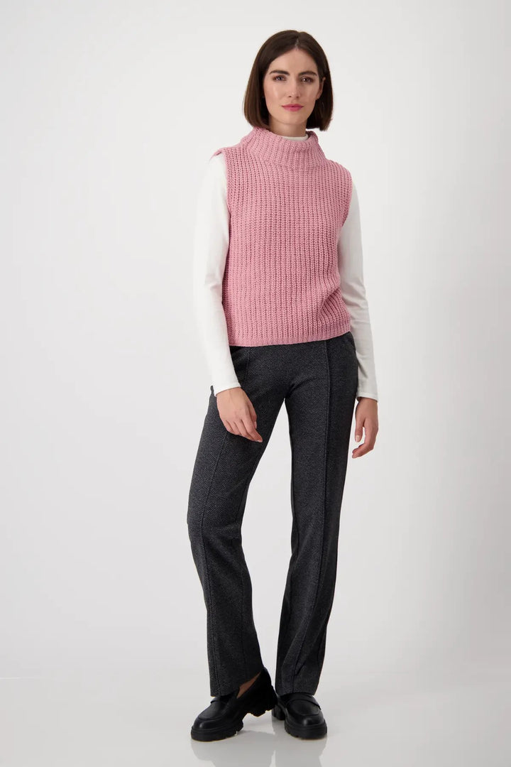 Stand-up collar knit